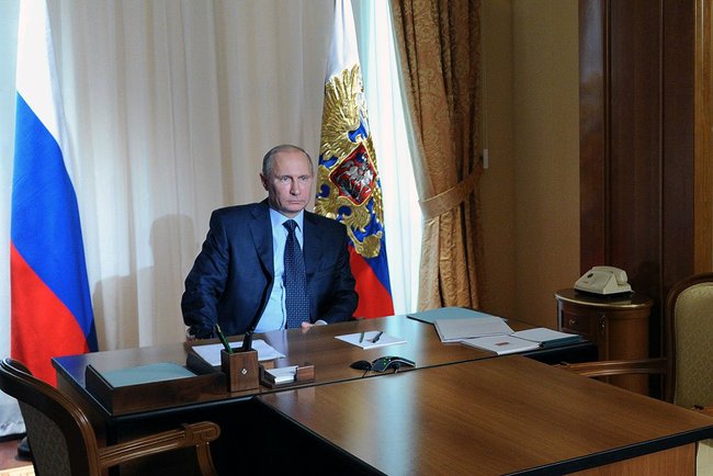 Владимир Путин на селекторном совещании, Фото с места события собственное