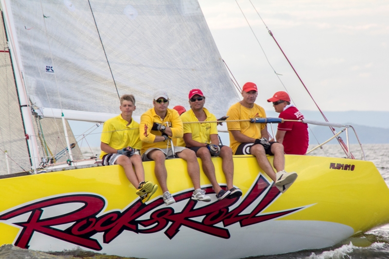 Яхта "Рок-н-Ролл", Фото с места события из других источников