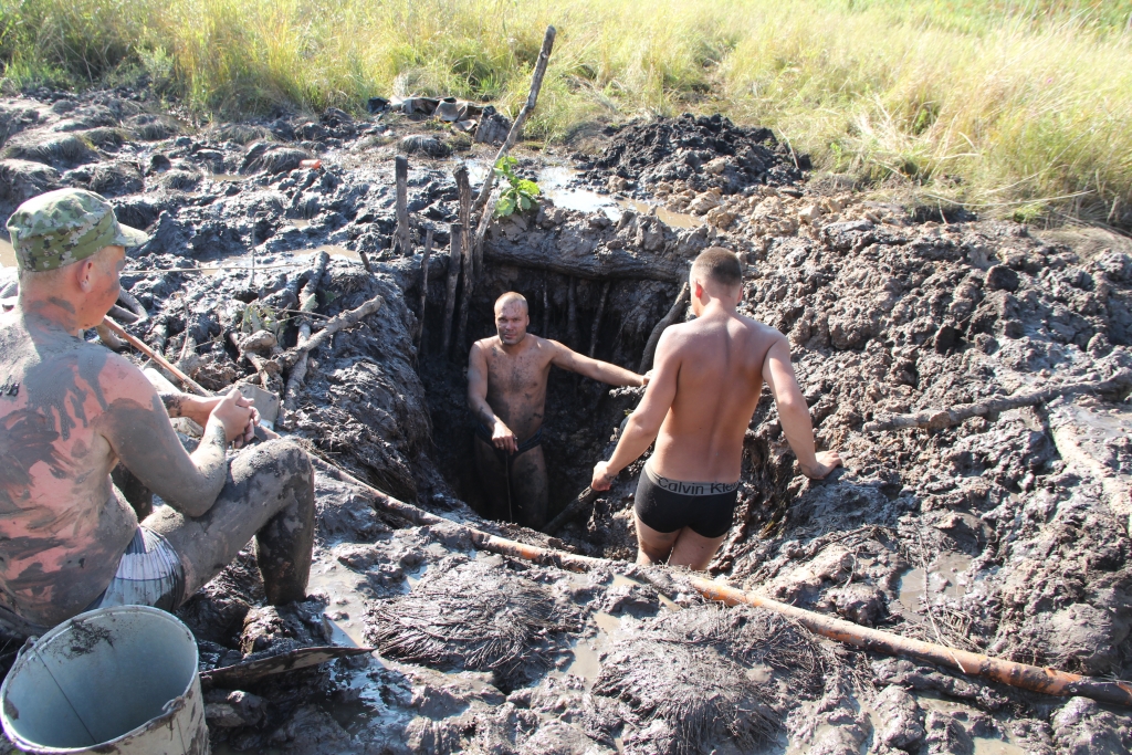 В процессе поиска, Фото с места события из других источников