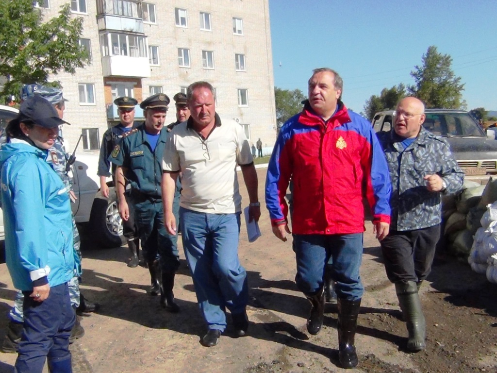 Глава МЧС РФ побывал в Ленинском районе ЕАО , Фото с места события из других источников