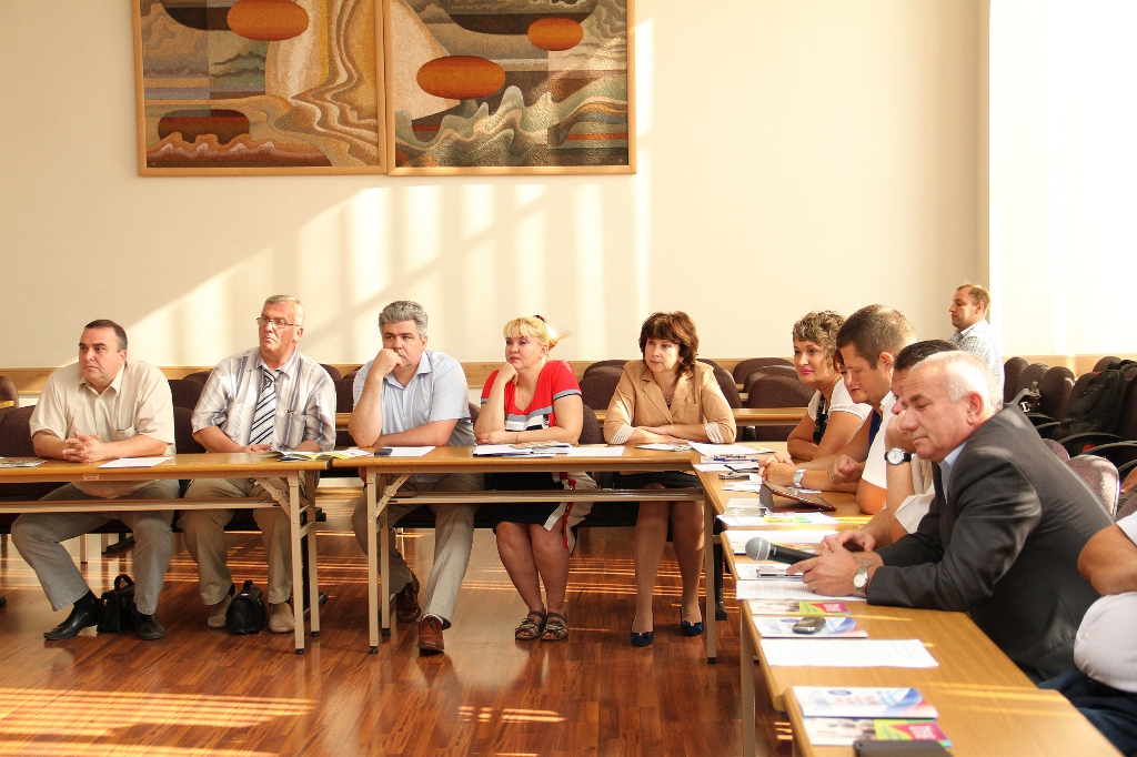 Игорь Пушкарев и Народный штаб Владивостока выступили с открытым обращением к жителям, Фото с места события из других источников