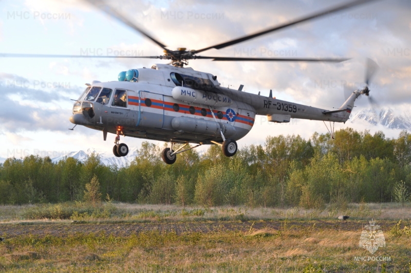 Вертолет Ми-8 ГУ МЧС России по Камчатскому краю