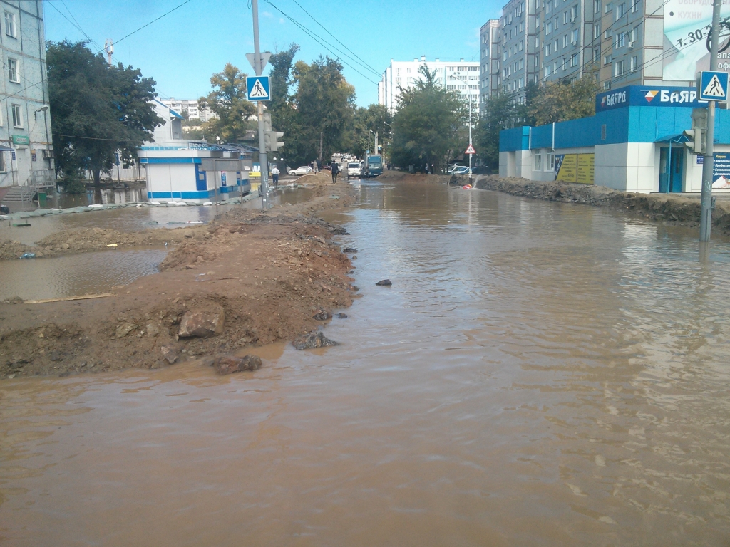 Затопленный переулок Трубный, Фото с места события собственное