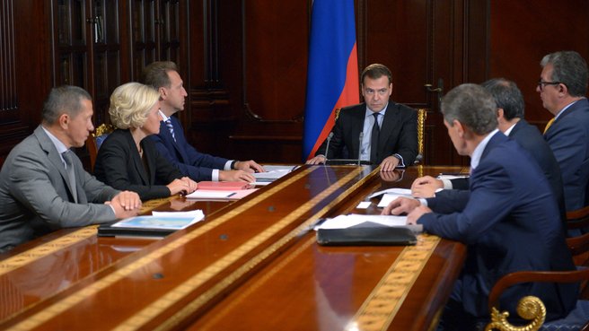 Совещание с вице-премьерами Пресс-служба правительства РФ