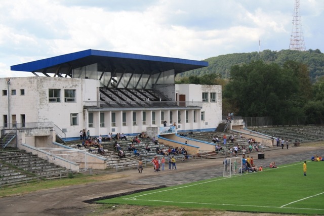 На ремонт стадиона выделено еще 50 млн рублей, Фото с места события собственное