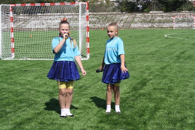 Церемония открытия поля проходила под песню В. Высоцкого про зарядку, Фото с места события собственное