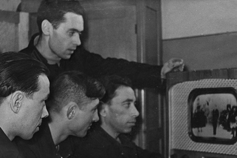 Группа, работавшая над приемом телесигнала, под руководством Израиля Гершковича Архив РТПЦ ЕАО