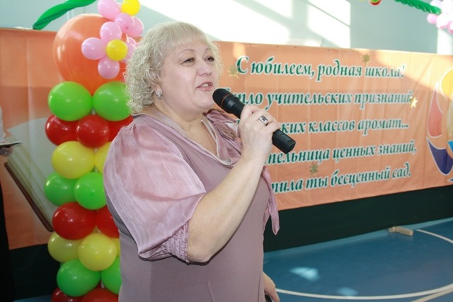 Директор школы Наталья Бубашнёва, Фото с места события собственное