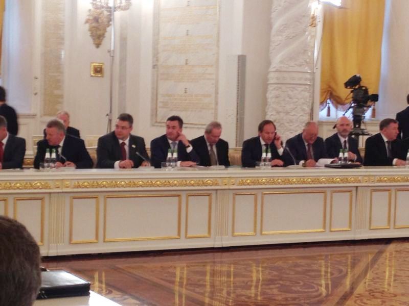 Заседание, Фото с места события из других источников