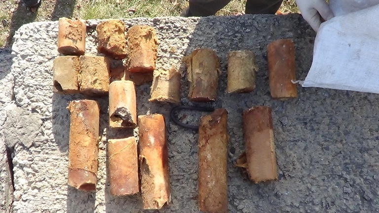 Около 10 кг взрывчатки "продал" полицейским житель Зиминского района Иркутской области, Фото с места события из других источников