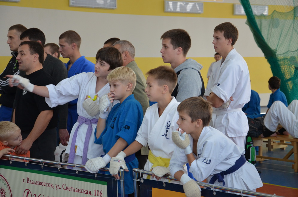 Первенство и чемпионат Владивостока по КУДО. Перенимают опыт, Фото с места события собственное