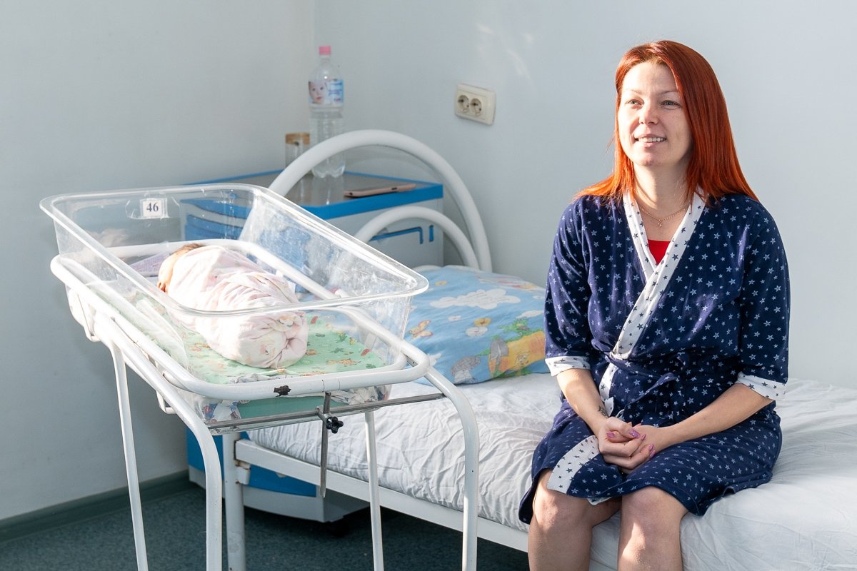 В Южно-Сахалинске поздравили мам первых малышей 2024 года