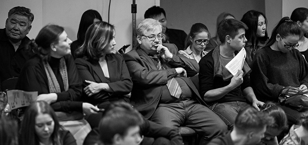 Театральная лаборатория. "Башмачкин" Олега Богаева, Фото с места события собственное