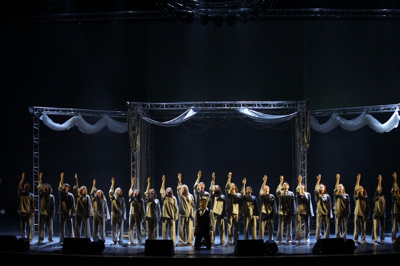 Фрагмент спектакля "Юнона и Авось", Фото с места события из других источников