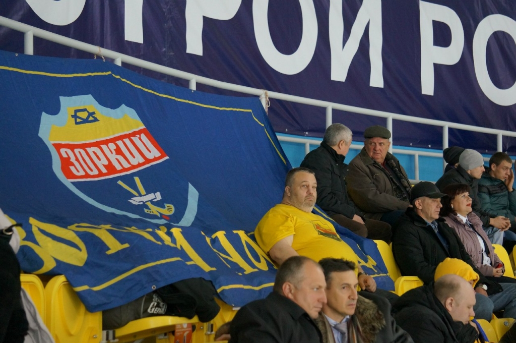 Победой над "Зорким" отметил хабаровский "СКА-Нефтяник" премьеру в "Ерофее", Фото с места события собственное