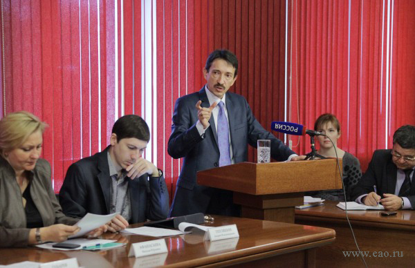 С докладом выступил Вадим Войтенков, Фото с места события из других источников