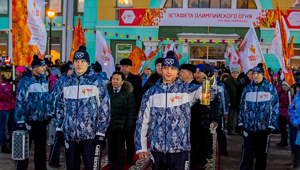 Встреча Олимпийского огня на вокзале, Фото с места события собственное