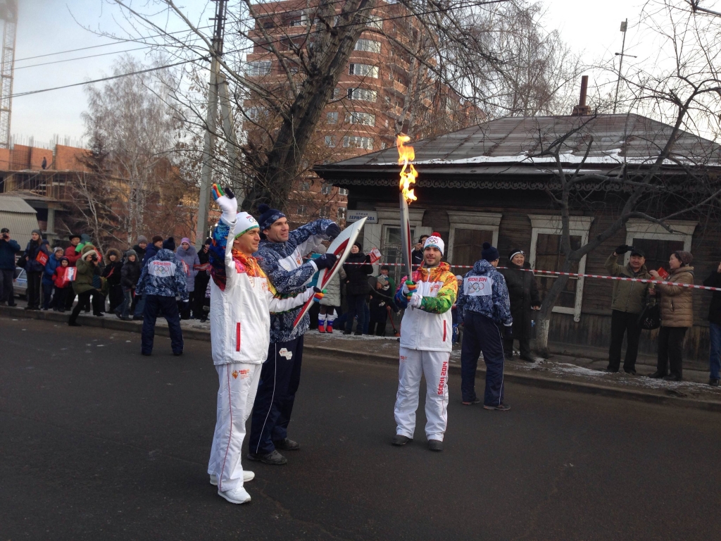 Факелоносцы в Иркутске , Фото с места события собственное