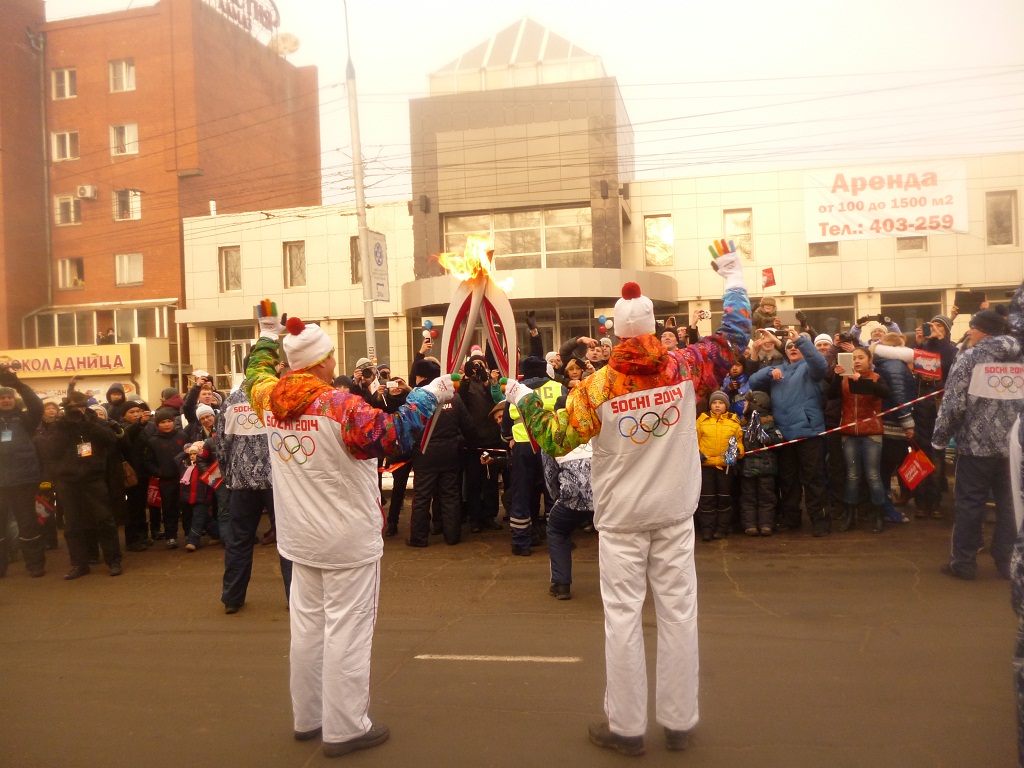 Факельный "поцелуй", Фото с места события собственное