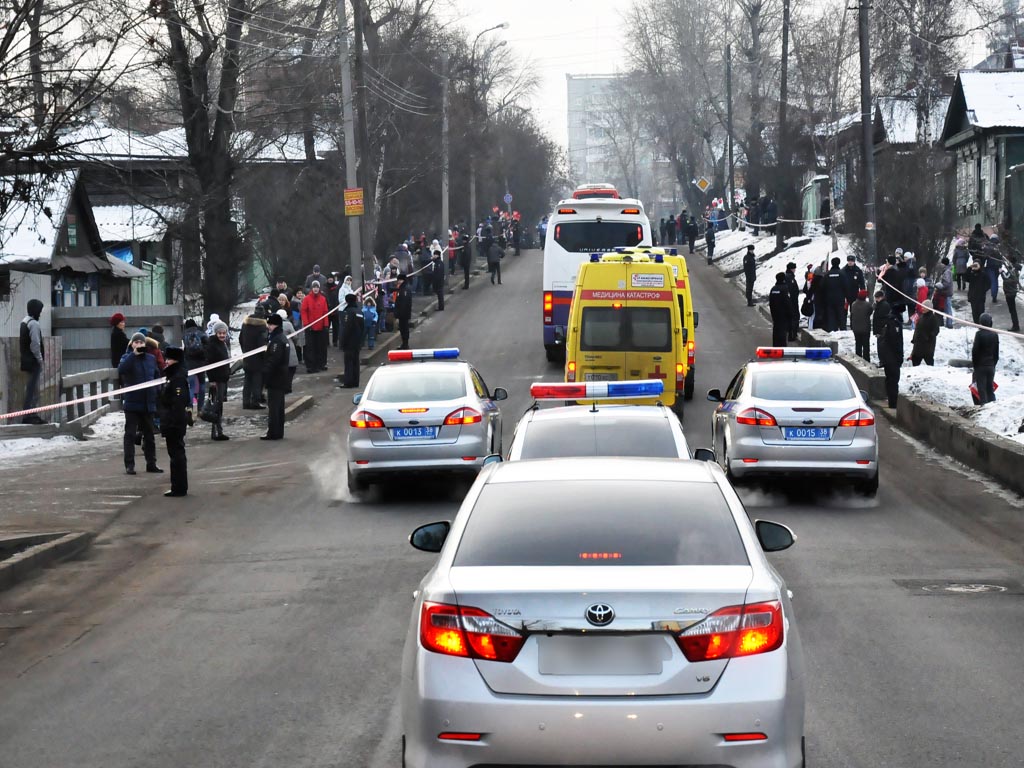 Встречающие Олимпийский огонь и факелоносцы, Фото с места события собственное