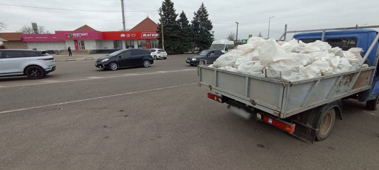 Очередных "серых" мусорщиков задержала полиция в Краснодаре
