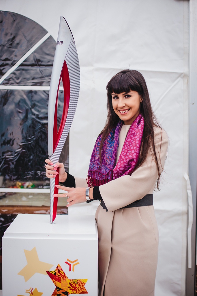 Все желающие смогли сфотографироваться с настоящим Олимпийским факелом, Фото с места события из других источников