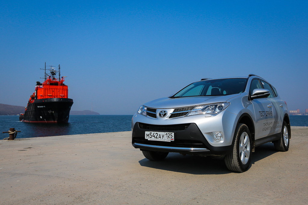 Toyota Rav 4 нового поколения, Фото с места события собственное