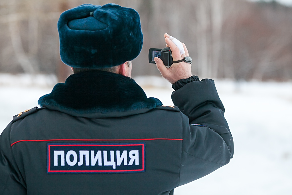 Можно ли фотографировать полицию. Фотосъемка полиции. Видеосъемка в полиции. Полицейский фотографирует. Съемка сотрудников полиции.