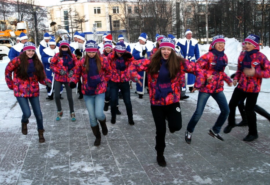 Детский танцевальный коллектив исполнил зажигательную хореографическую композицию, Фото с места события собственное
