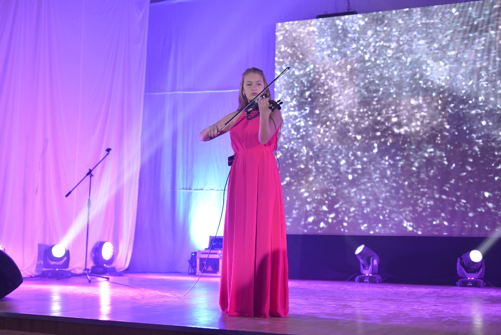 Музыкальный подарок, Фото с места события из других источников