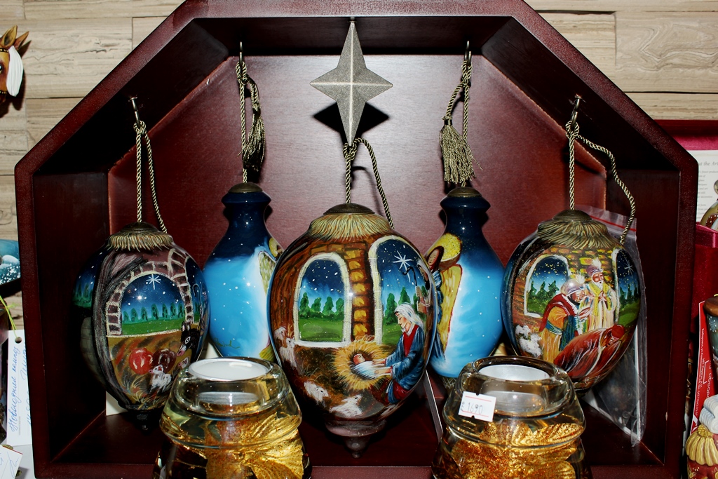 Рождественский набор. Елочные украшения и Вифлеемская звезда, Фото с места события собственное
