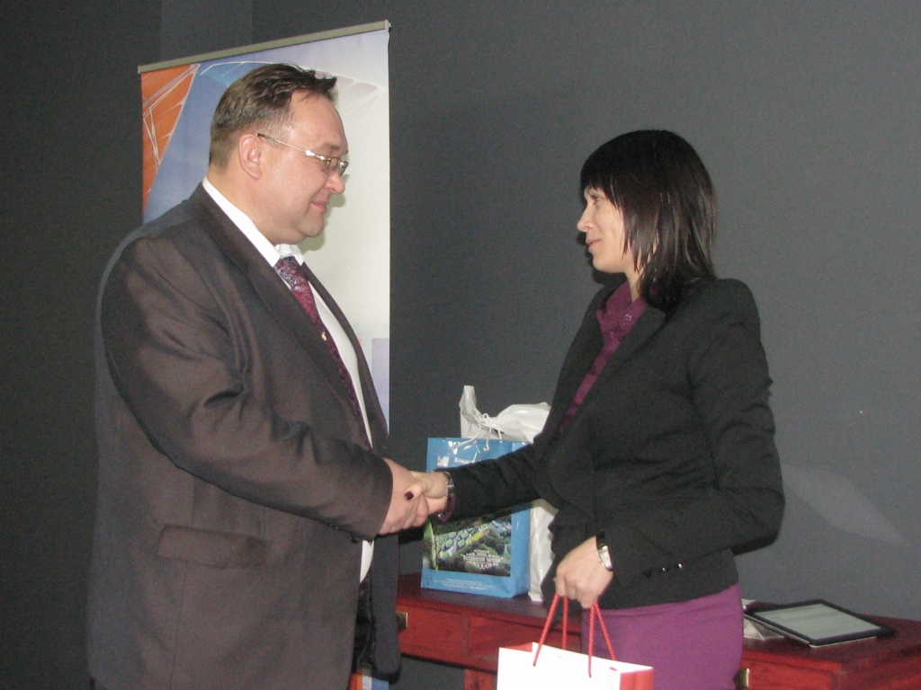 На встрече АСИ с предпринимателями. Награждение активных участников мониторинга дорожных к, Фото с места события собственное