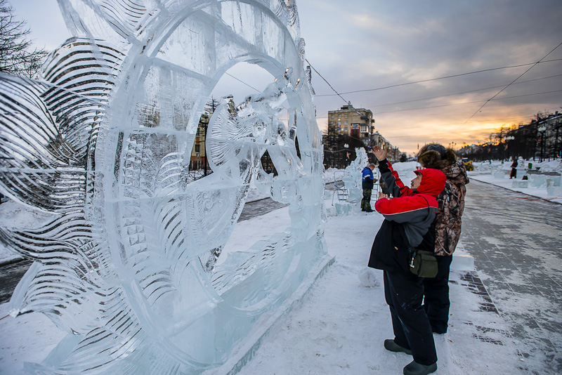 До завершения конкурса ледовых скульптур "Магаданский хрусталь" остались сутки, Фото с места события собственное