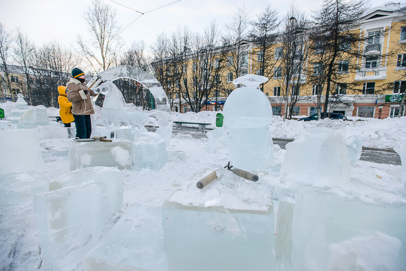 До завершения конкурса ледовых скульптур "Магаданский хрусталь" остались сутки, Фото с места события собственное