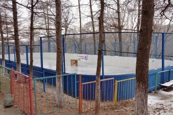 Новый каток, Фото с места события из других источников