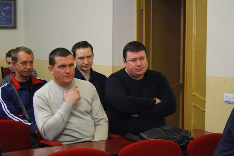 Не все автоперевозчики откликнулись на приглашение мэрии, Фото с места события собственное