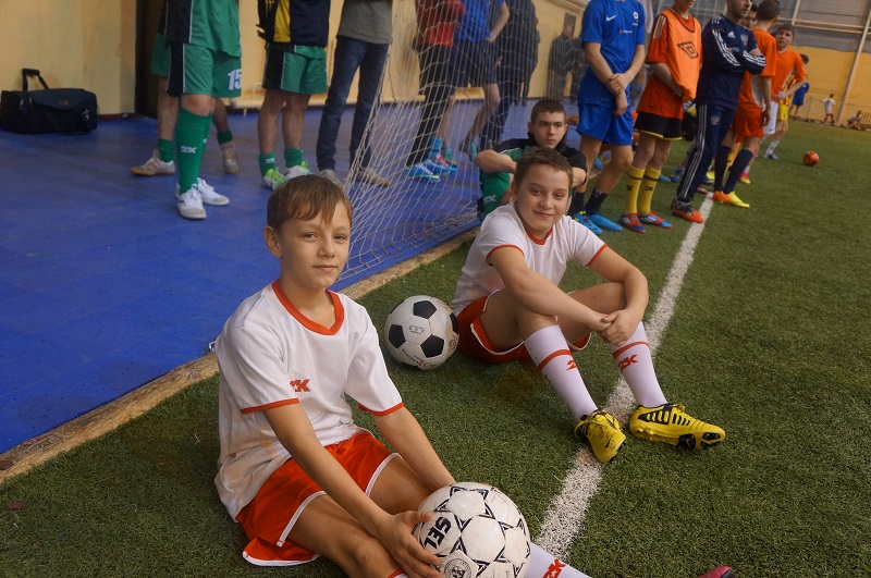 Футболисты "Тайфуна", Фото с места события собственное