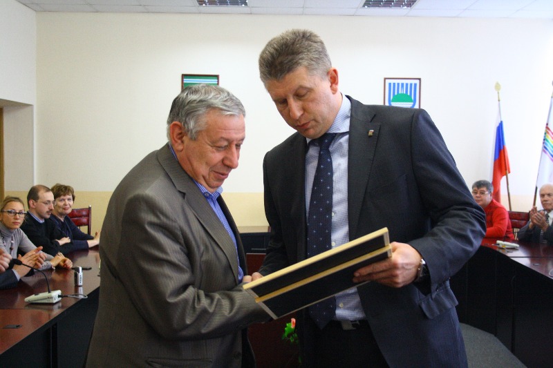 Ефим Вепринский представлял издательский дом "Биробиджан", Фото с места события собственное