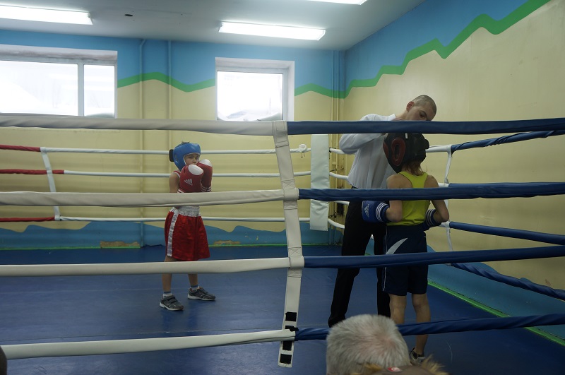 Первый бой - первые травмы, Фото с места события собственное