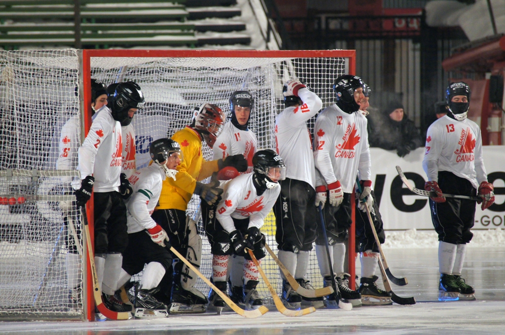 Сборная Канады, Фото с места события собственное
