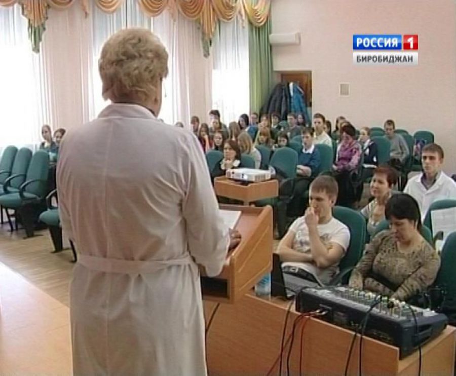 Будущих абитуриентов познакомили с профессией врача в ЕАО ГТРК "Бира"