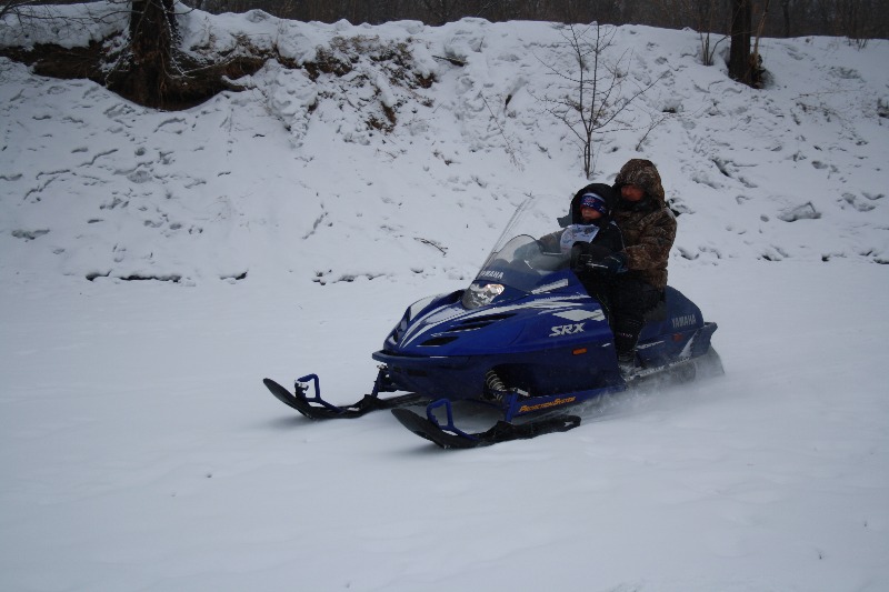 Снегоход пришлось пустить в ход из-за снега, Фото с места события собственное