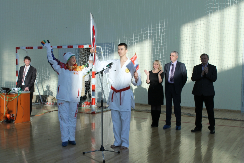 Факелы выставлены в районных администрациях и спортивных учреждениях, Фото с места события из других источников