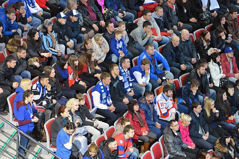 Около 2,5 тысяч зрителей болели за сборную России в "Фетисов Арене" во Владивостоке, Фото с места события из других источников