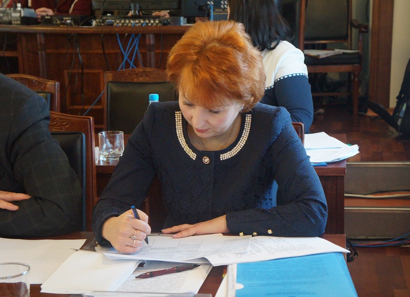 Министр образования и молодежной политики Анжела Шурхно, Фото с места события собственное