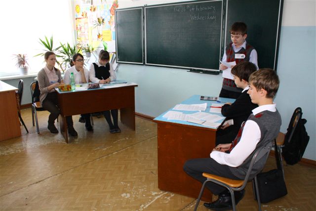 Команды друг против друга, Фото с места события собственное