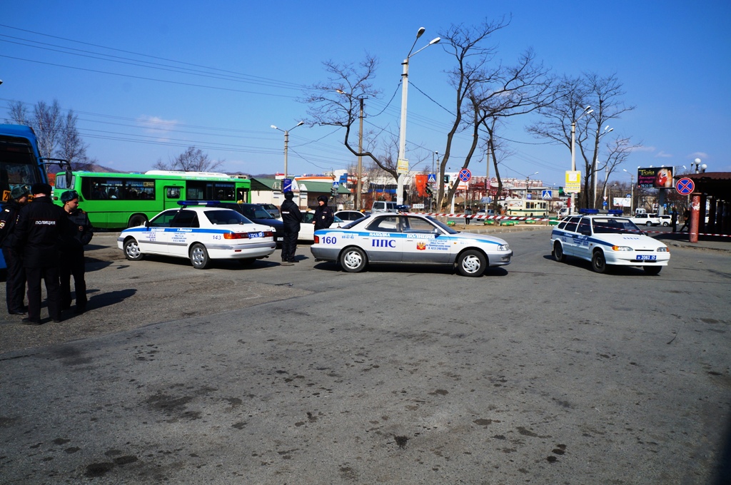 Территория автовокзала в Находке вновь оцеплена службами полиции, Фото с места события собственное