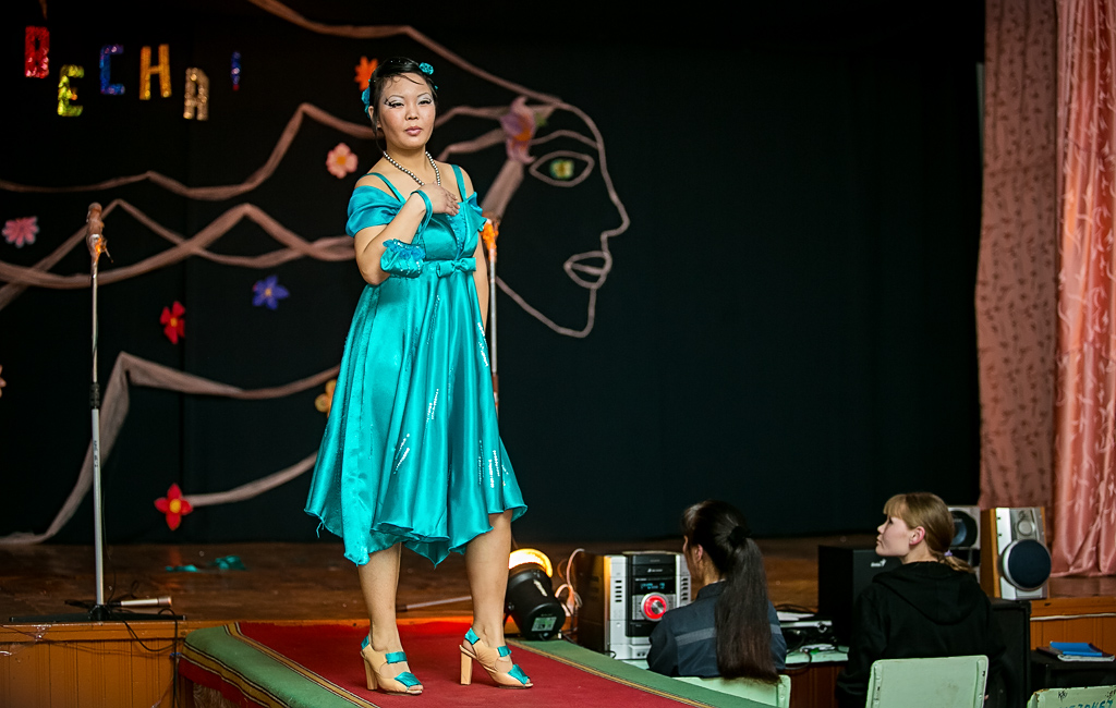 Конкурс красоты в ИК-7 , Фото с места события собственное