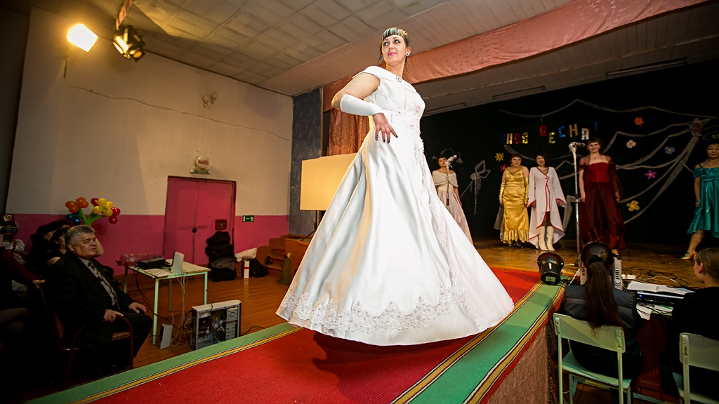 Конкурс красоты в ИК-7 , Фото с места события собственное