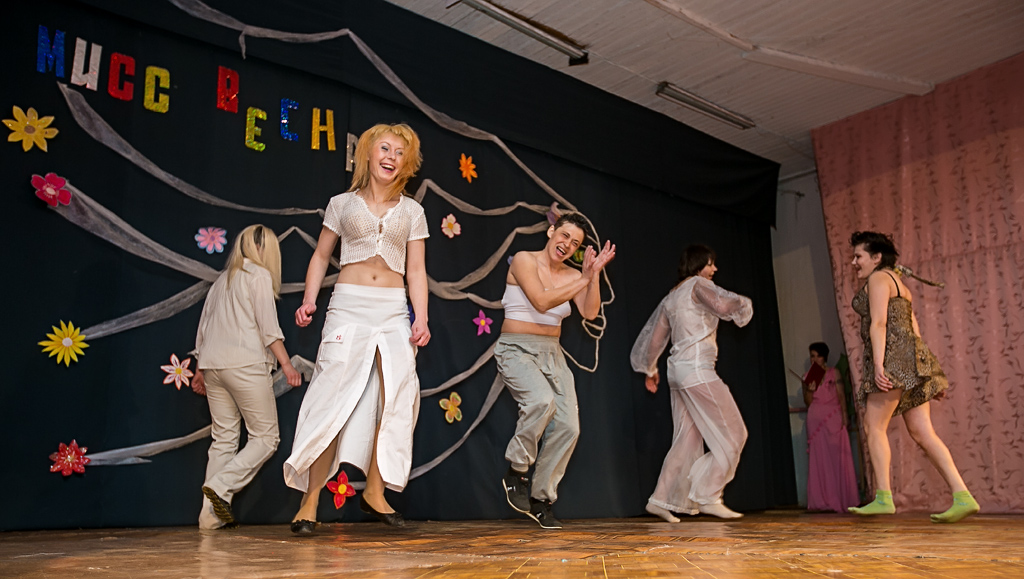 Конкурс красоты в ИК-7 , Фото с места события собственное